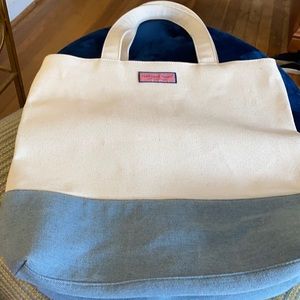 Vineyard Vines tote bag- never used and in excellent condition.